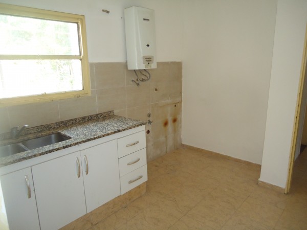 Bo A.T.E Linda zona, ideal inversor, casa + locales NUEVO PRECIO! OPORTUNIDAD.- 