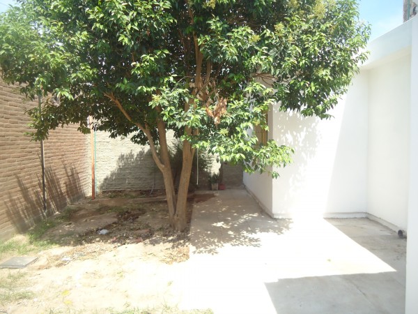 Bo A.T.E Linda zona, ideal inversor, casa + locales NUEVO PRECIO! OPORTUNIDAD.- 