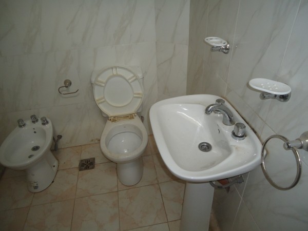 Bo A.T.E Linda zona, ideal inversor, casa + locales NUEVO PRECIO! OPORTUNIDAD.- 