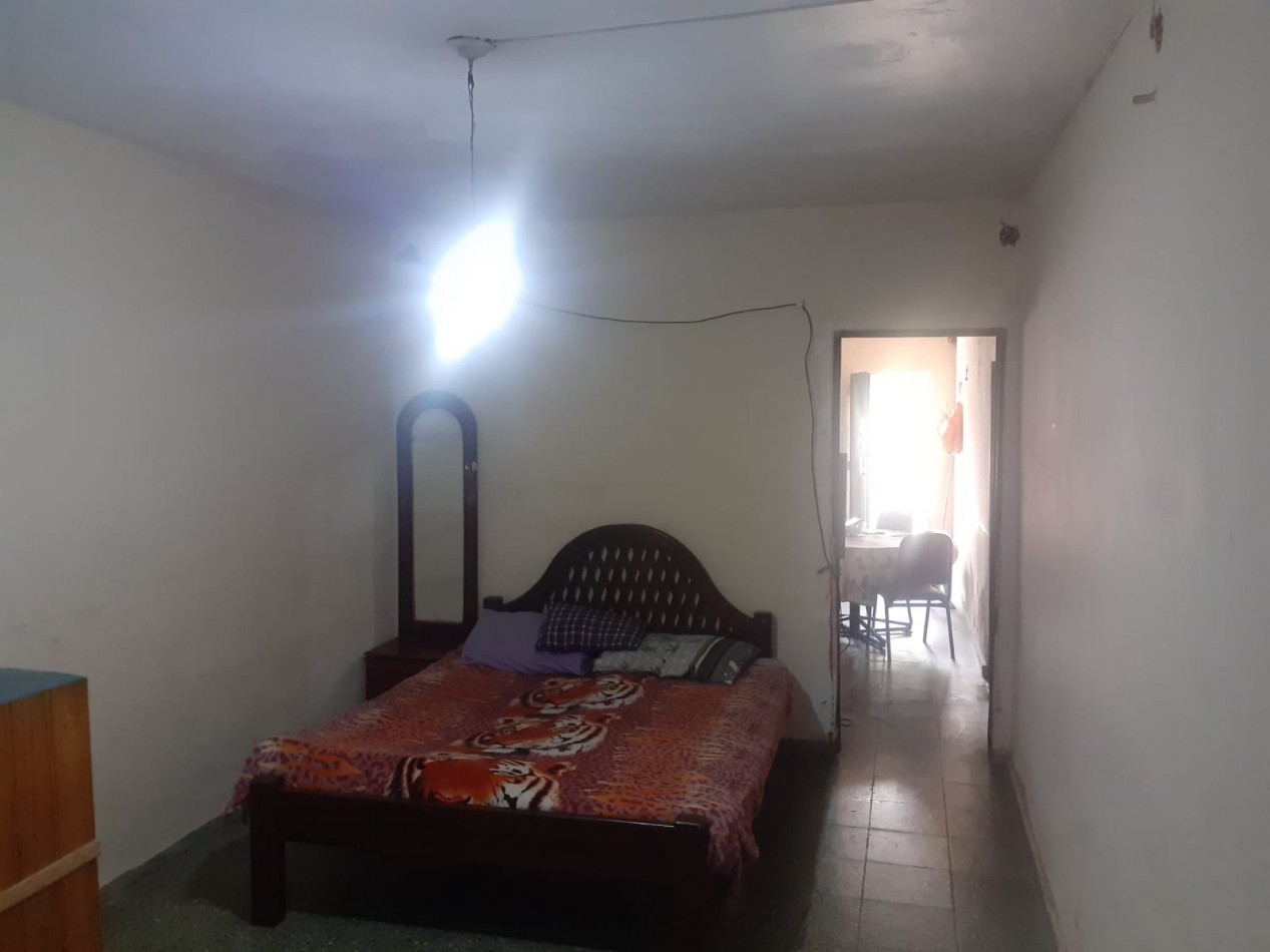 Villa Adela, Hermosa zona, sobre calle Roque Arias.- 