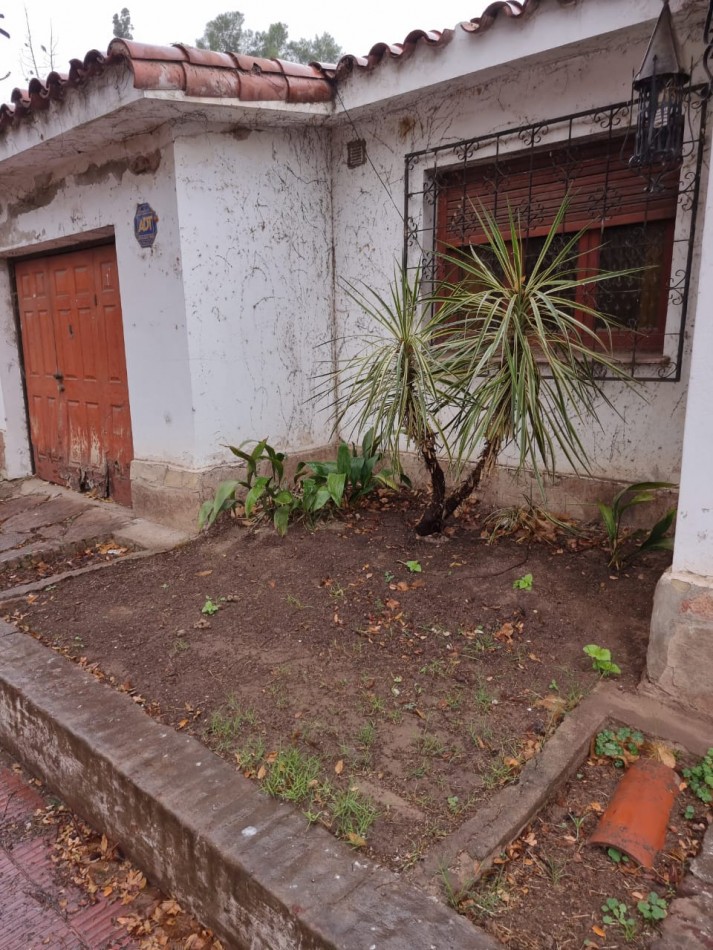 SE VENDE CASA PARA RECICLAR,PARQUE VELEZ SARSFIELD 