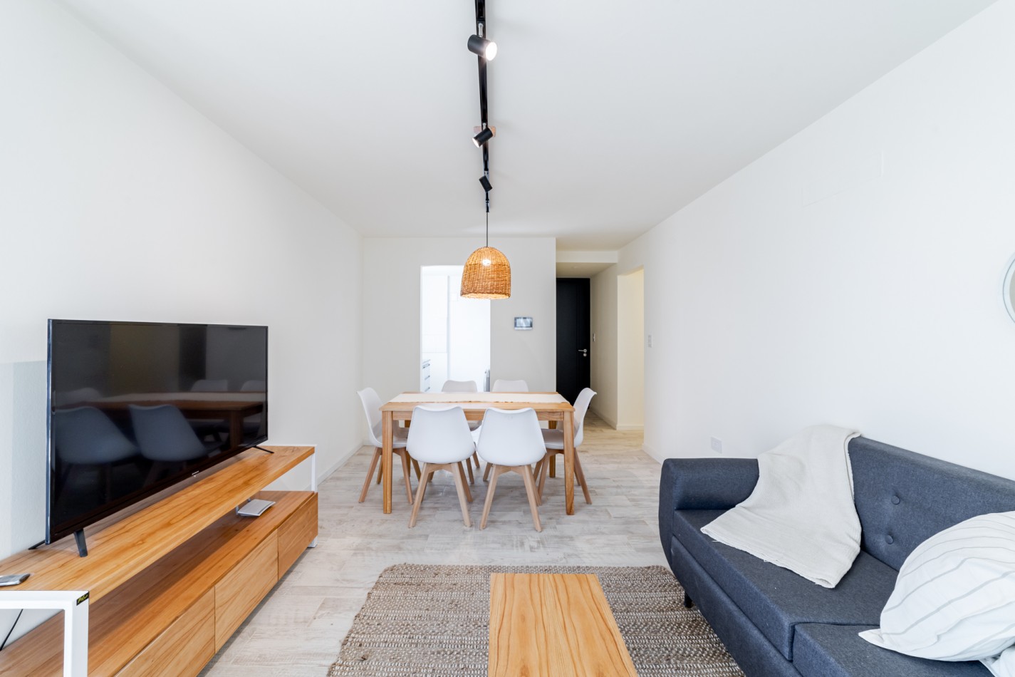 QUATRO HOUSING COMPLEJO CERRADO SOBRE CALLE VIEYTES.- APPTOS CREDITOS BANCOR!!! 