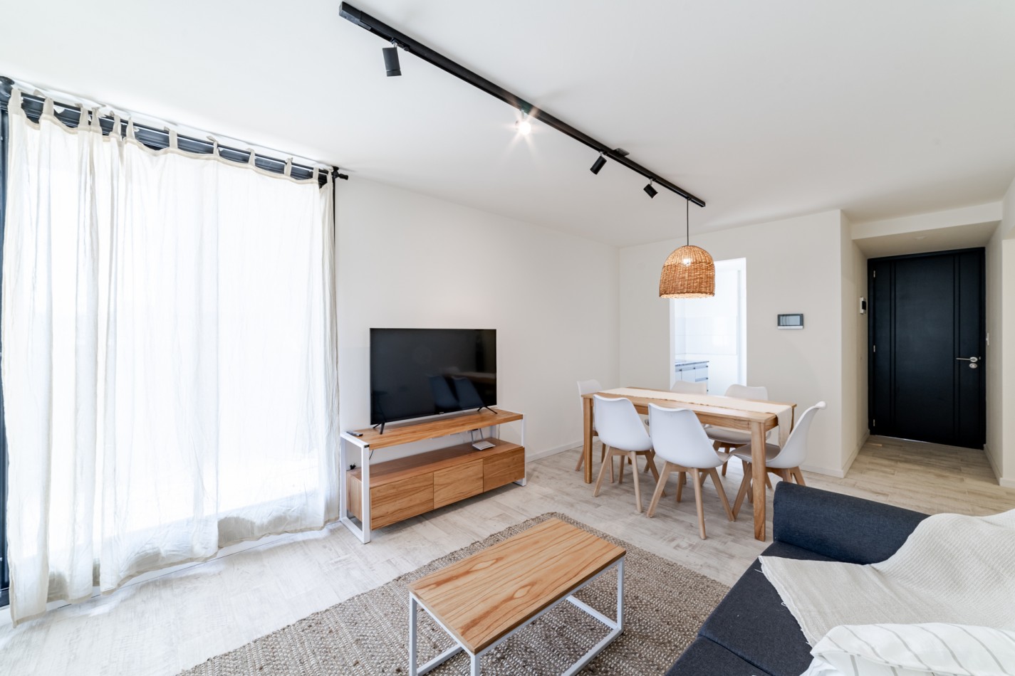 QUATRO HOUSING COMPLEJO CERRADO SOBRE CALLE VIEYTES.- APPTOS CREDITOS BANCOR!!! 