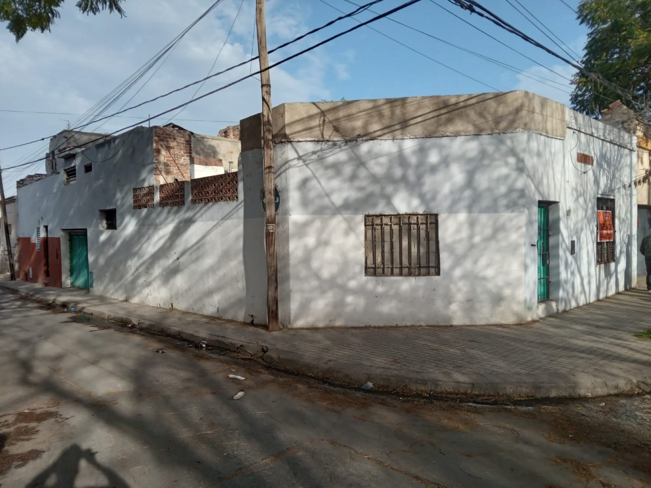Guemes, Vivienda a metros de Julio A. Roca.- 