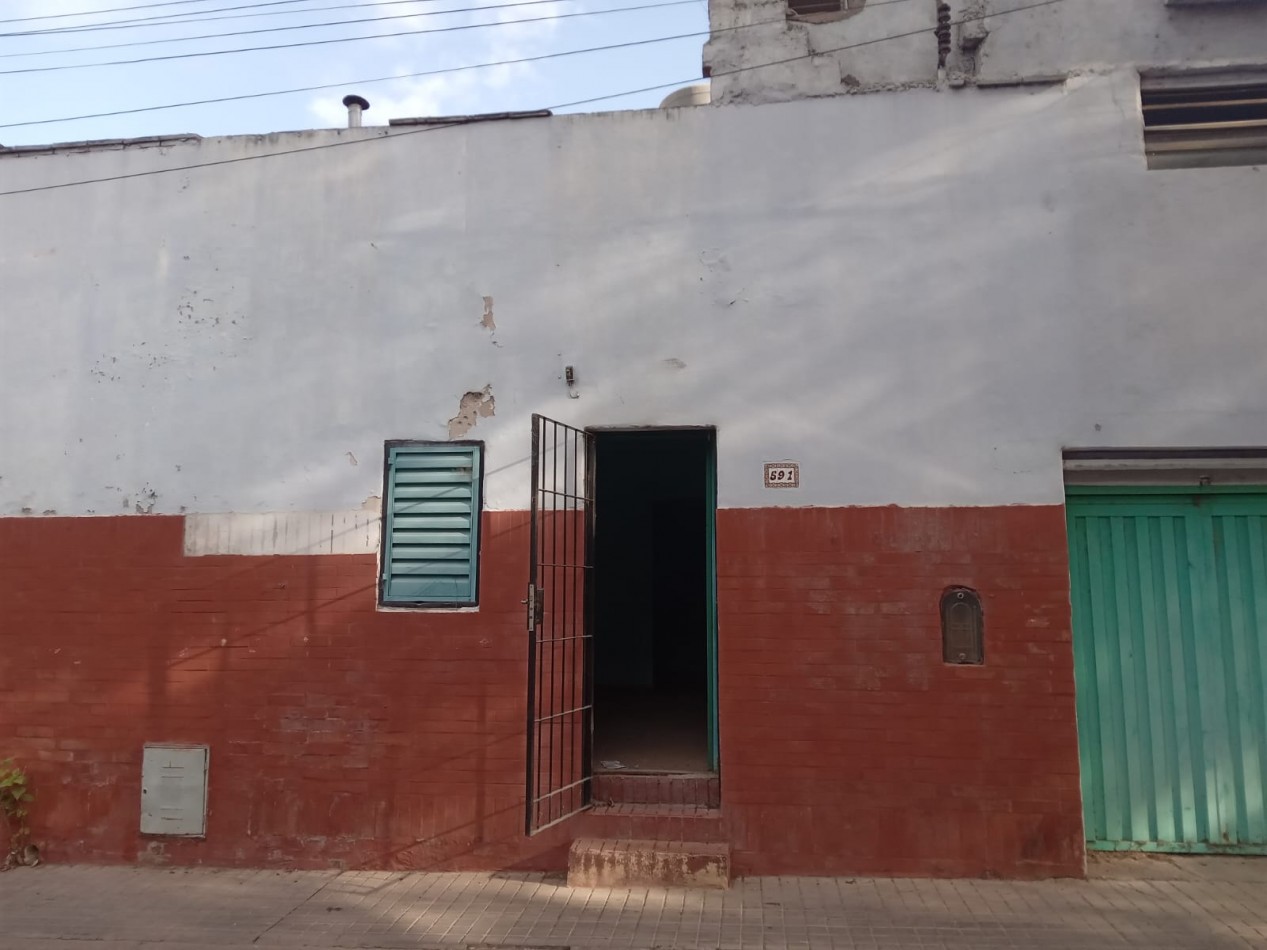 Guemes, Vivienda a metros de Julio A. Roca.- 