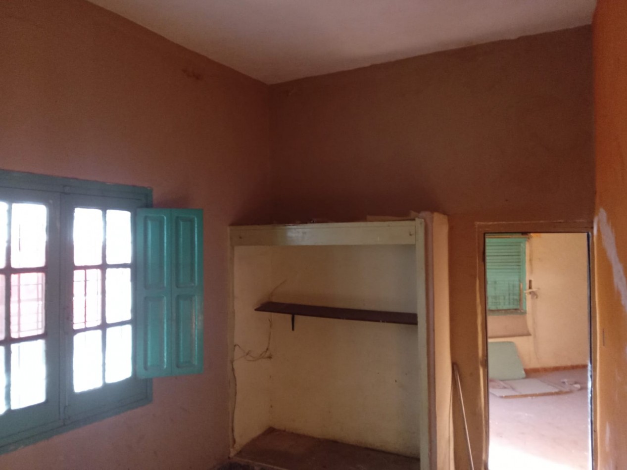 Guemes, Vivienda a metros de Julio A. Roca.- 
