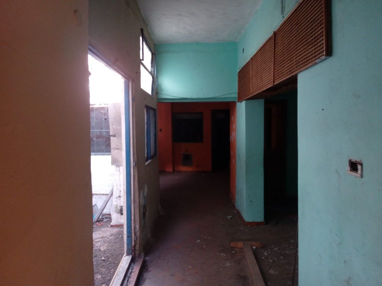 Guemes, Vivienda a metros de Julio A. Roca.- 