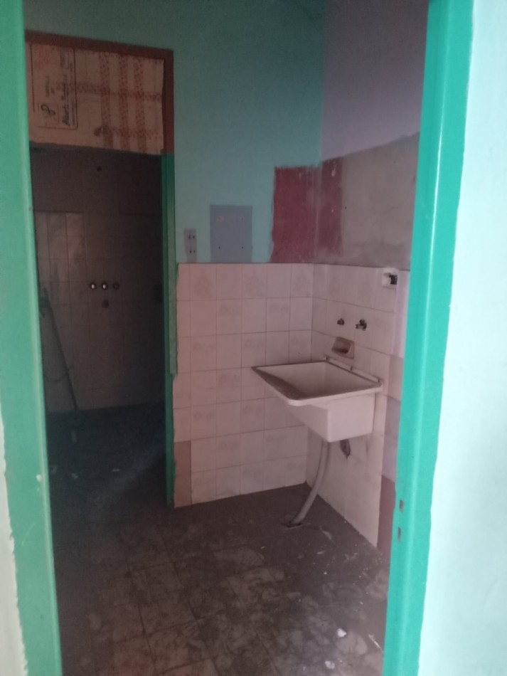 Guemes, Vivienda a metros de Julio A. Roca.- 