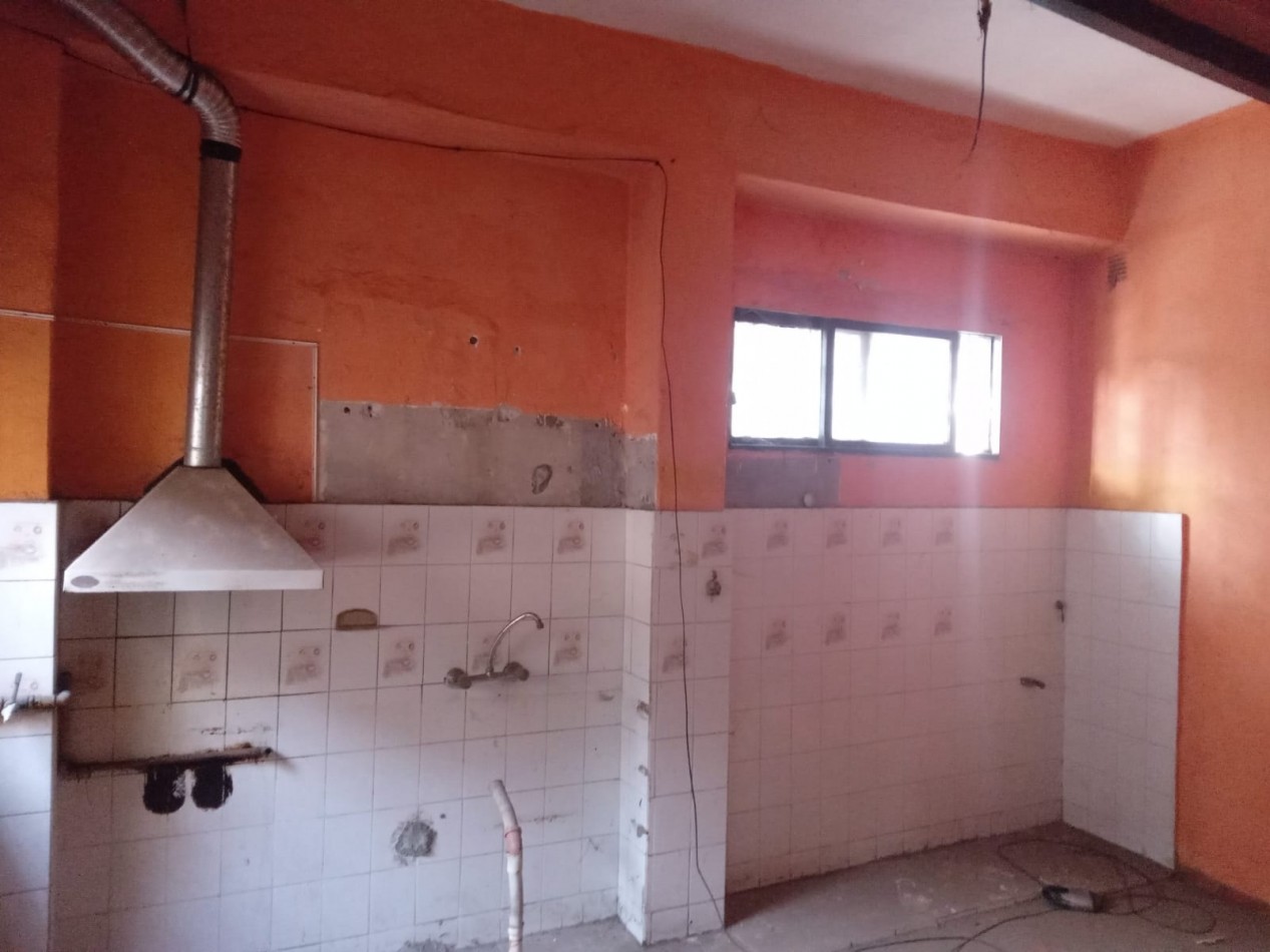 Guemes, Vivienda a metros de Julio A. Roca.- 