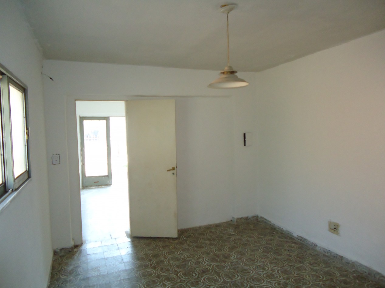 MATIENZO ( ATENTO INVERSOR) 3 PROPIEDADES EN UN MISMO LOTE, IDEAL PARA RENTA.-