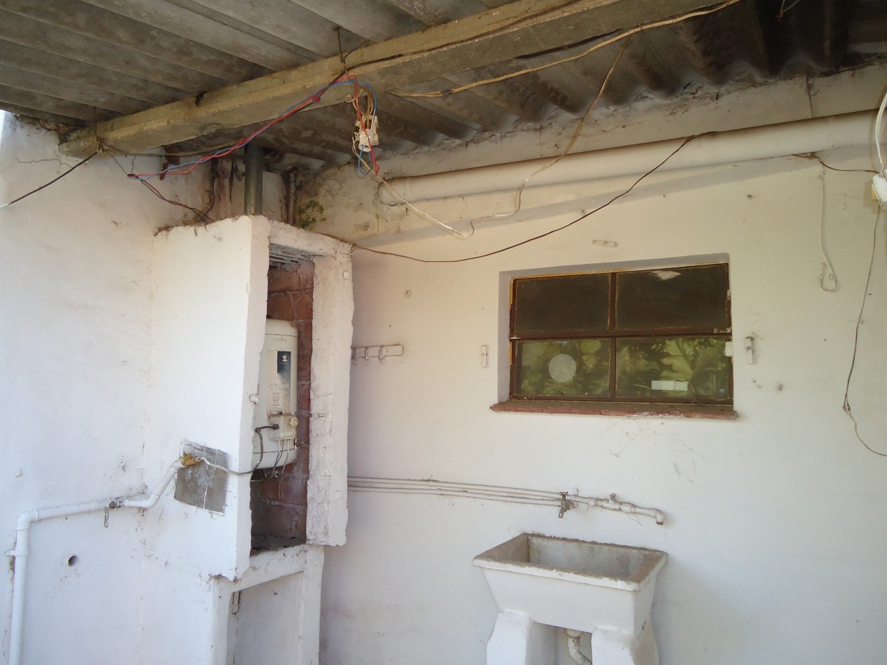MATIENZO ( ATENTO INVERSOR) 3 PROPIEDADES EN UN MISMO LOTE, IDEAL PARA RENTA.-