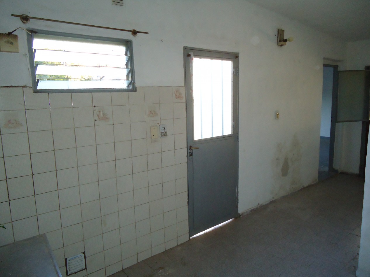 MATIENZO ( ATENTO INVERSOR) 3 PROPIEDADES EN UN MISMO LOTE, IDEAL PARA RENTA.-