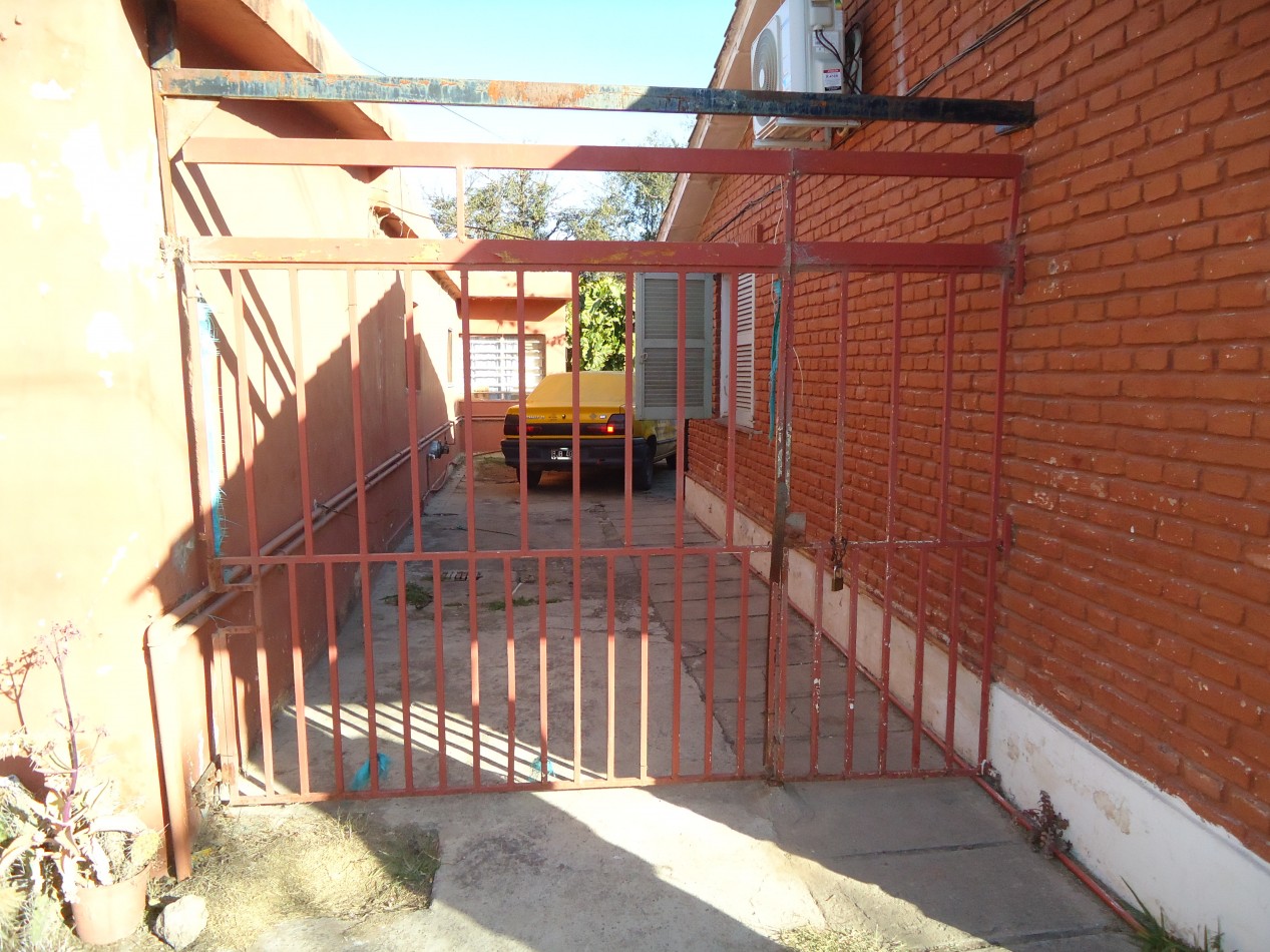 MATIENZO ( ATENTO INVERSOR) 3 PROPIEDADES EN UN MISMO LOTE, IDEAL PARA RENTA.-