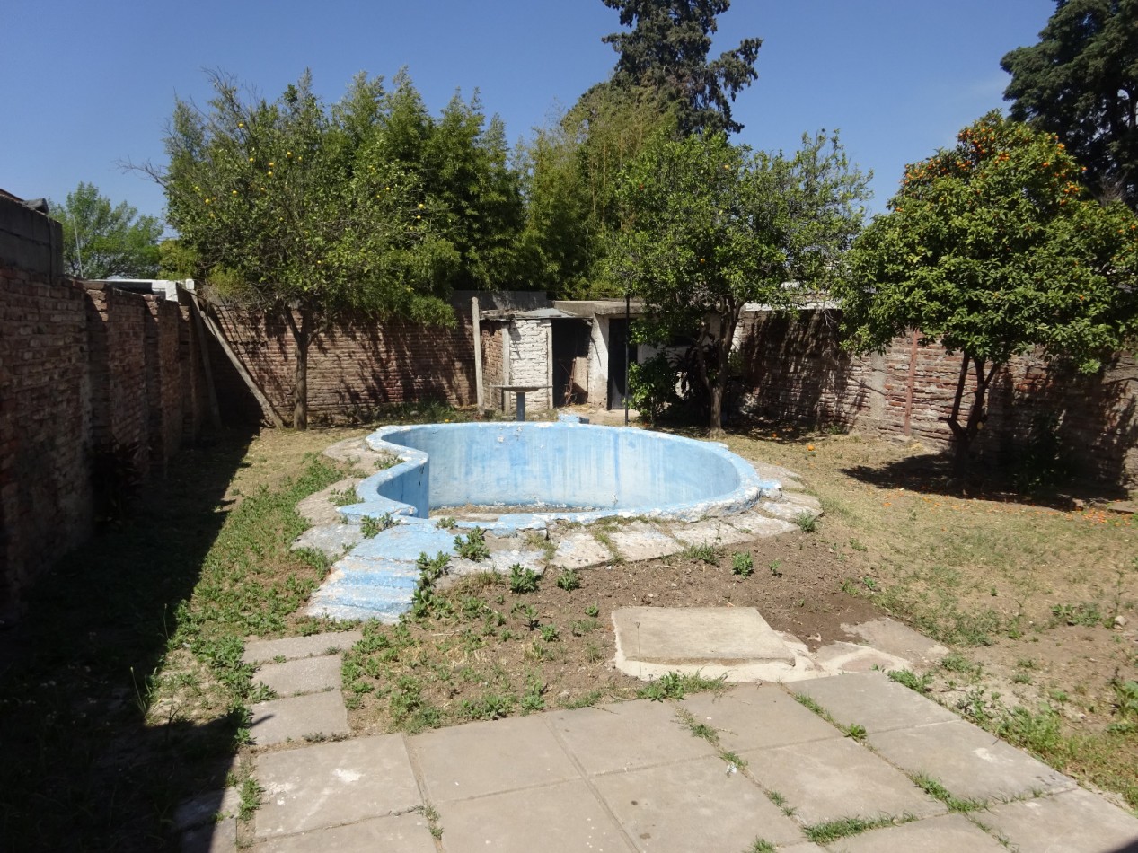 OPORTUNIDAD SE VENDE HERMOSA PROPIEDAD BARRIO MATIENZO, zona comercial, sobre calle principal del barrio.- 