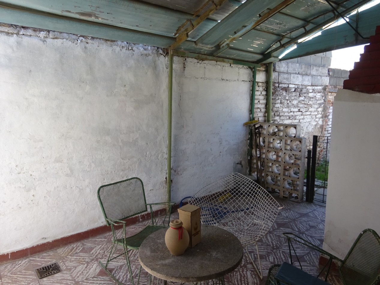 OPORTUNIDAD SE VENDE HERMOSA PROPIEDAD BARRIO MATIENZO, zona comercial, sobre calle principal del barrio.- 