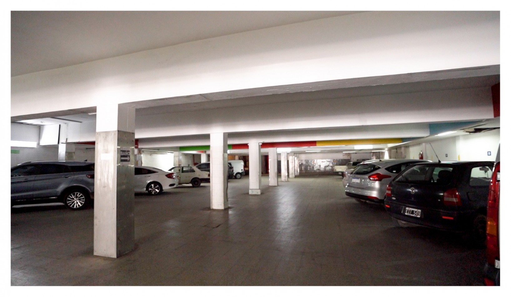 CENTRO, IMPORTANTE PROPIEDAD, FRENTE AL MERCADO NORTE.- 