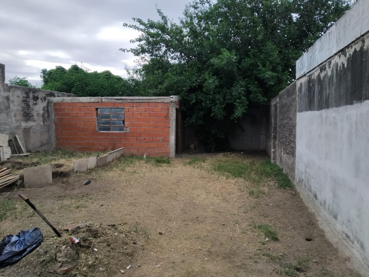 Rosedal, linda zona, vivienda a demoler o reciclar completa.- 