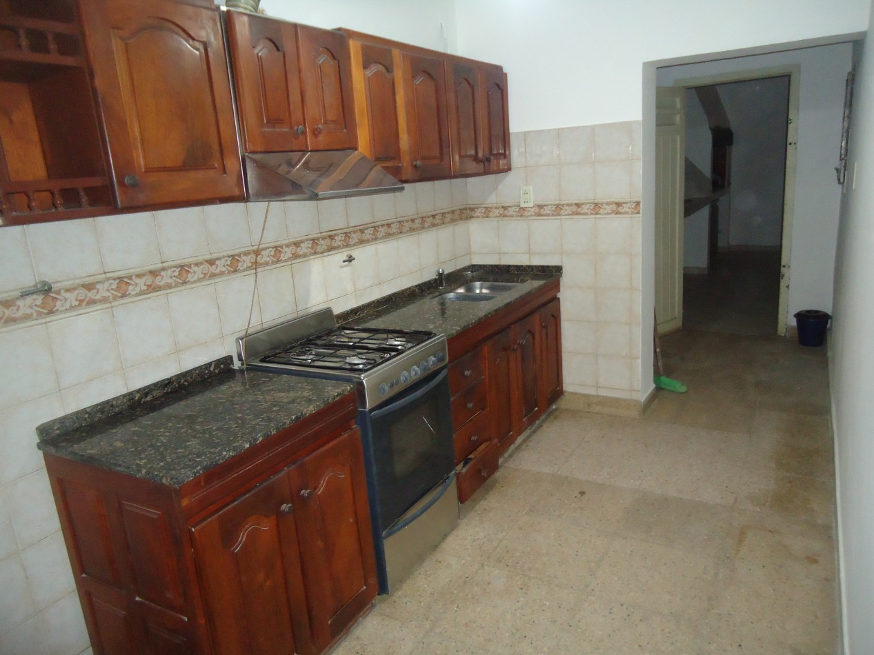 Barrio Rosedal, se alquila propiedad esquina, excelente entorno.  "SEÑADA"