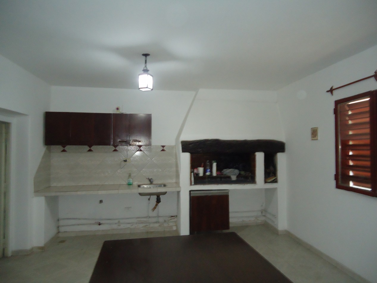 Barrio Rosedal, se alquila propiedad esquina, excelente entorno.  "SEÑADA"