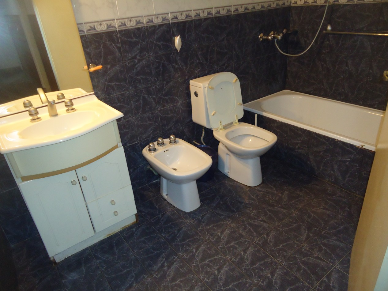 Barrio Rosedal, se alquila propiedad esquina, excelente entorno.  "SEÑADA"