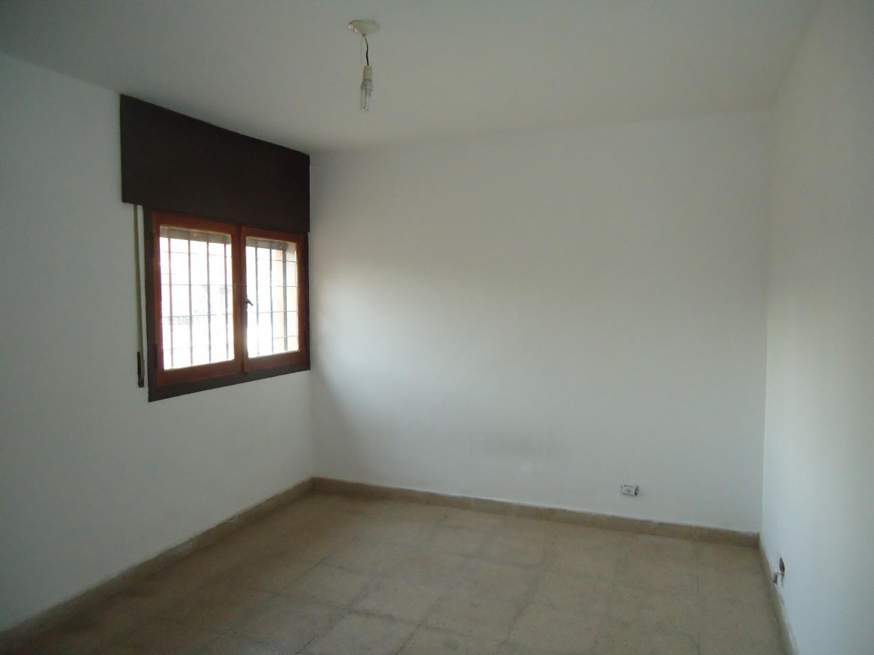 Barrio Rosedal, se alquila propiedad esquina, excelente entorno.  "SEÑADA"