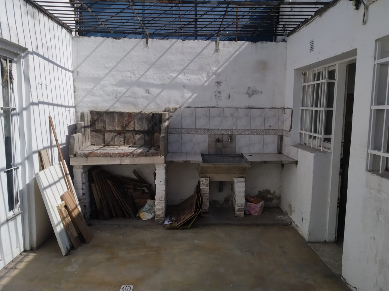 Mariano Balcarce , a solo dos cuadras de ruta 20.- 