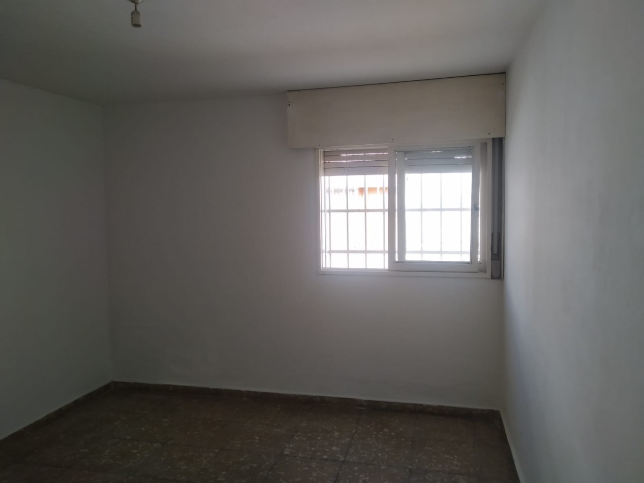 Mariano Balcarce , a solo dos cuadras de ruta 20.- 