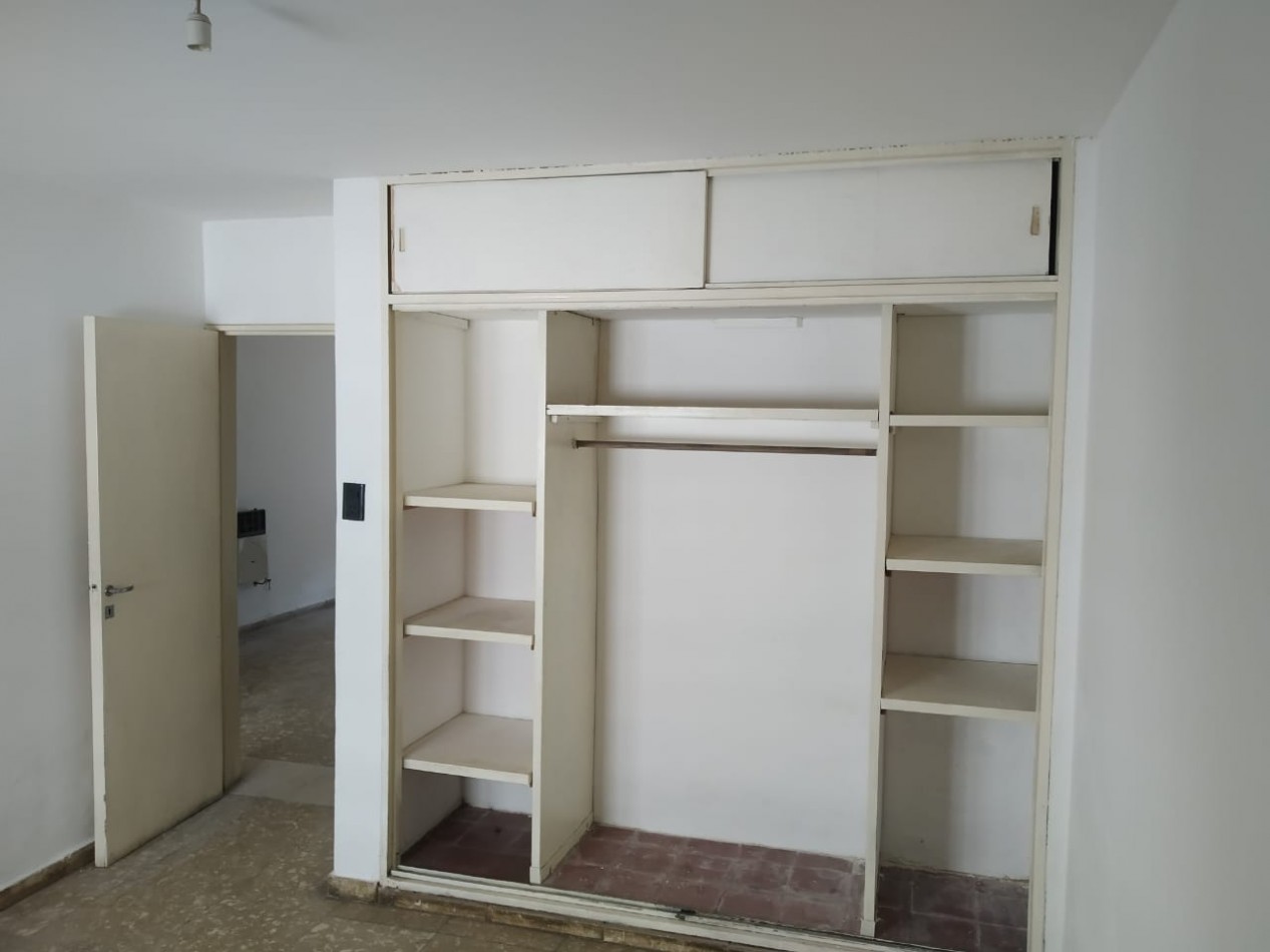 Mariano Balcarce , a solo dos cuadras de ruta 20.- 