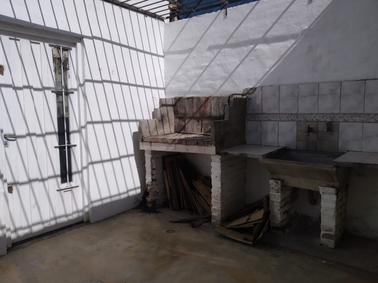 Mariano Balcarce , a solo dos cuadras de ruta 20.- 