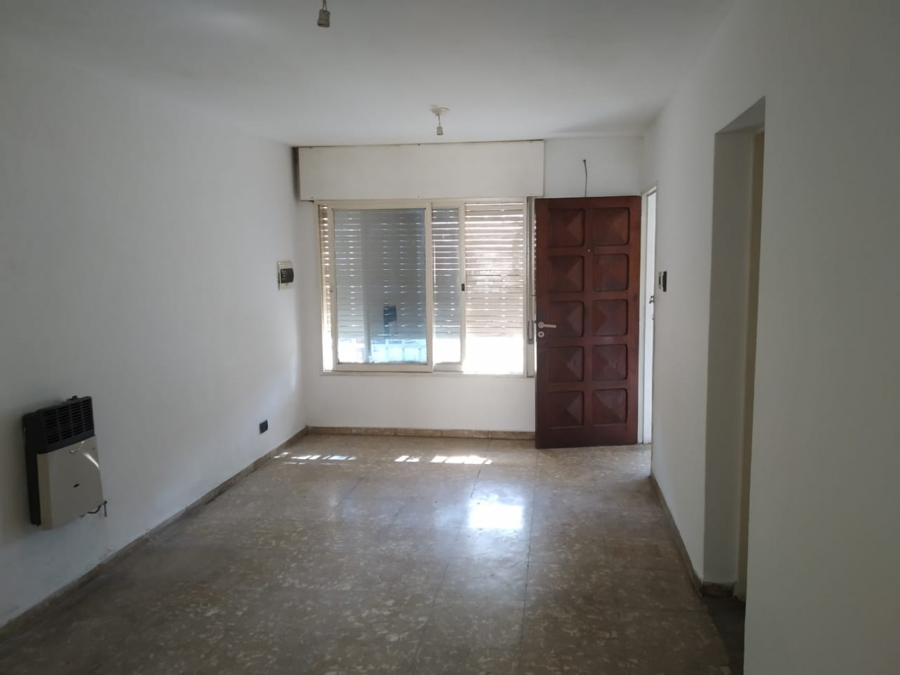 Mariano Balcarce , a solo dos cuadras de ruta 20.- 