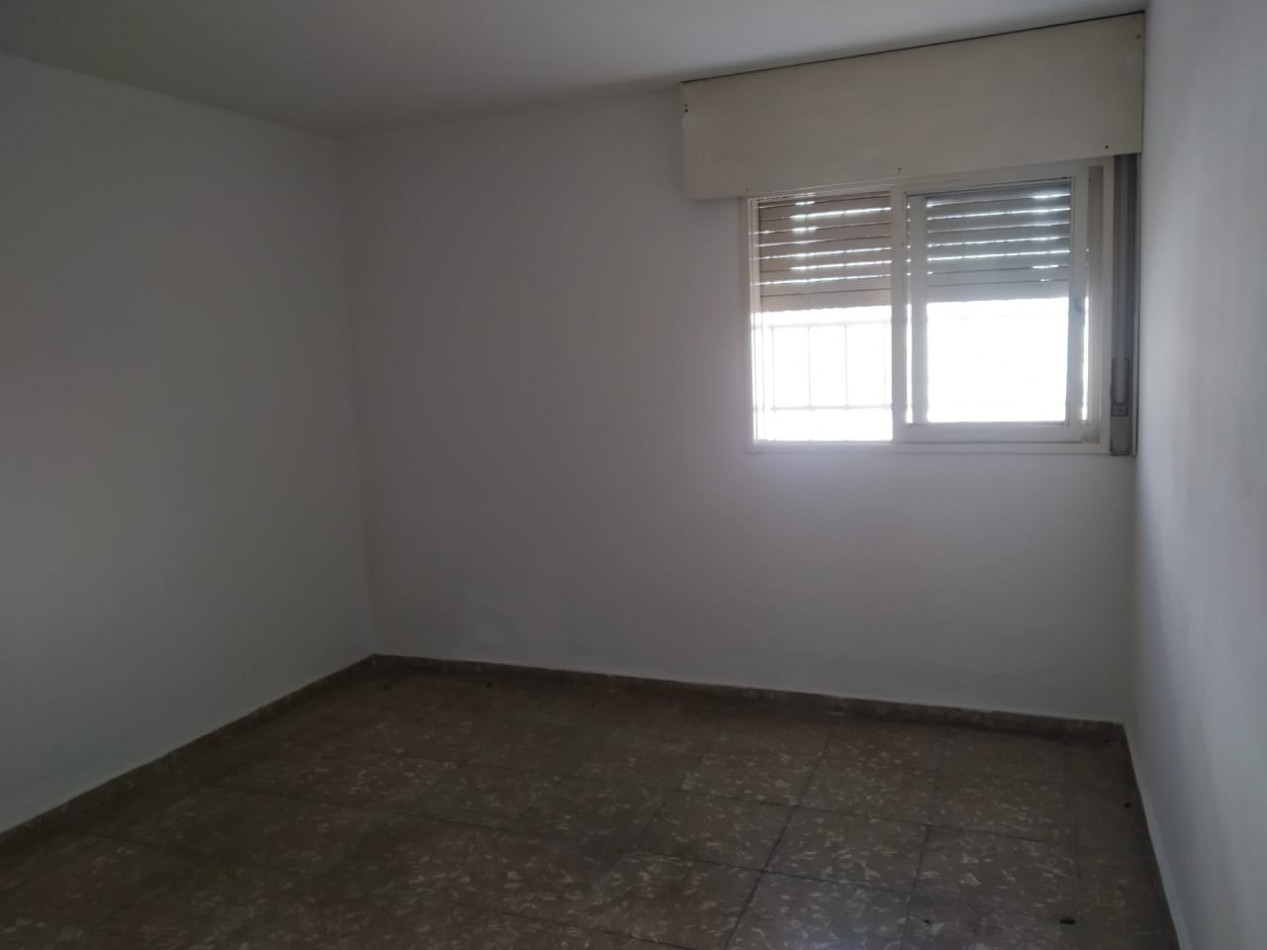 Mariano Balcarce , a solo dos cuadras de ruta 20.- 