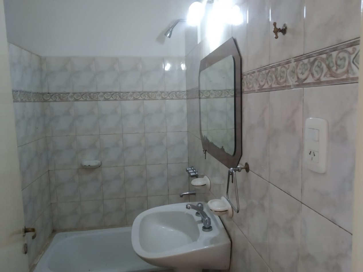 Mariano Balcarce , a solo dos cuadras de ruta 20.- 