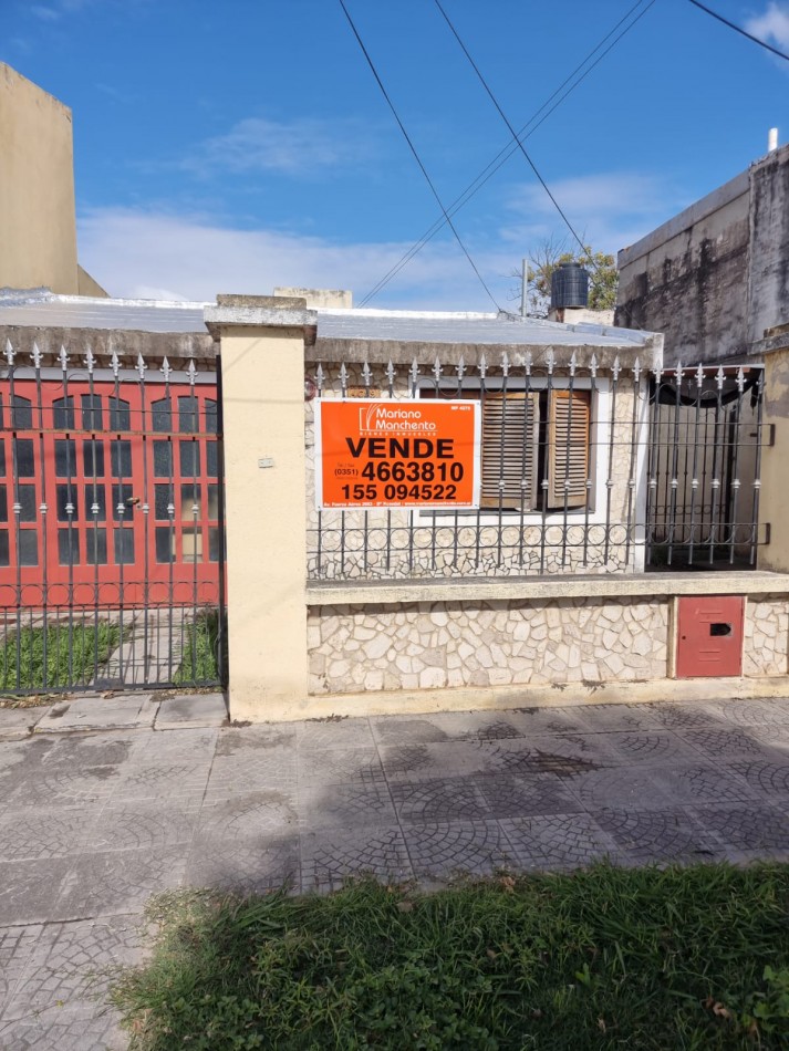 Barrio Ameghino Sur, se vende propiedad de tres dormitorios