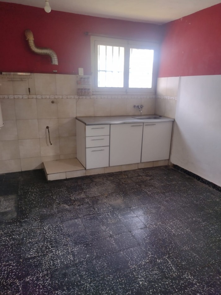 SE VENDE CASA CON DEPARTAMENTO, BARRIO "ALTO ALBERDI " NUEVO PRECIO" 