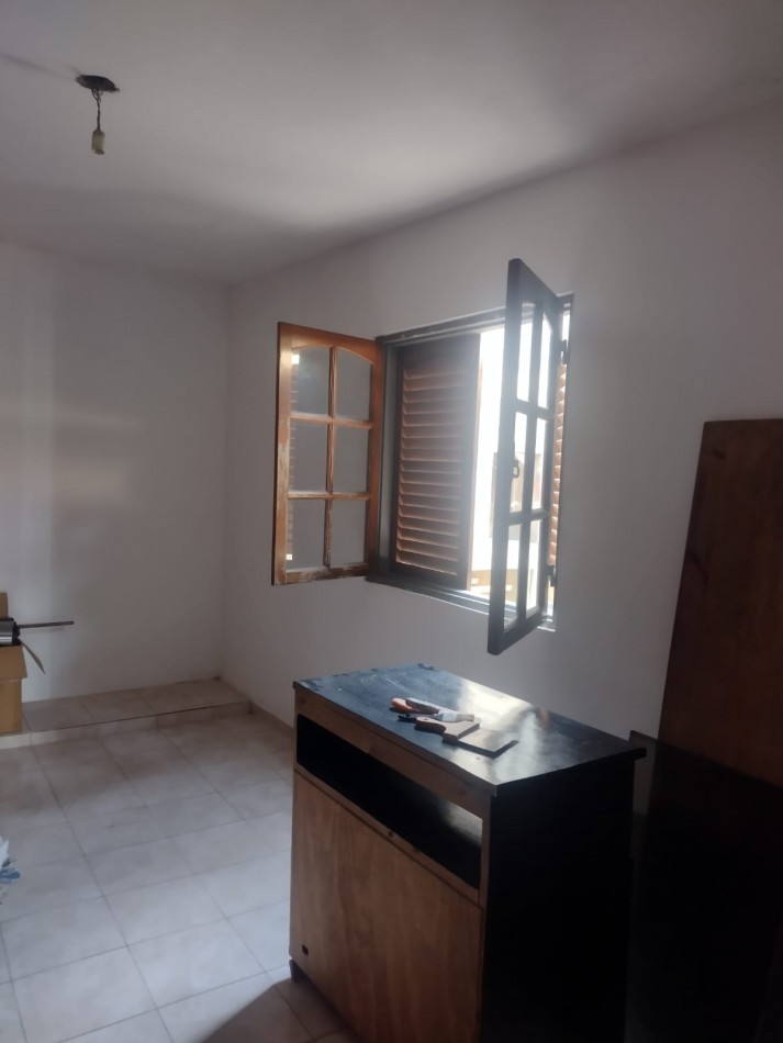 SE VENDE CASA CON DEPARTAMENTO, BARRIO "ALTO ALBERDI " NUEVO PRECIO" 