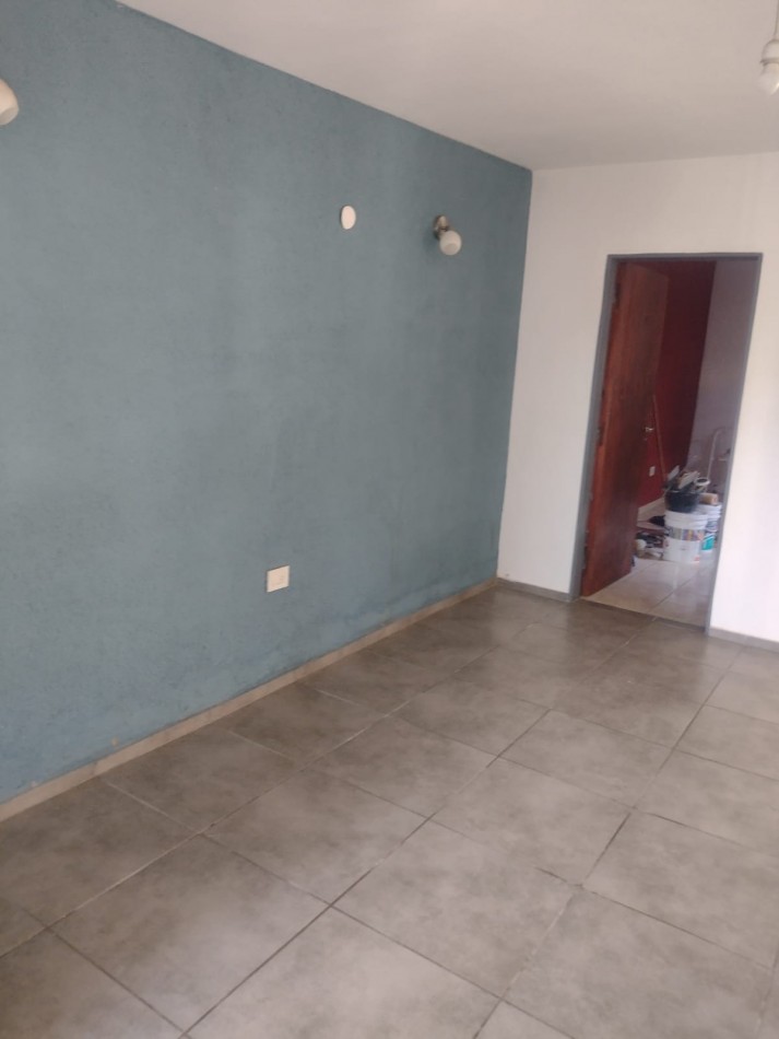 SE VENDE CASA CON DEPARTAMENTO, BARRIO "ALTO ALBERDI " NUEVO PRECIO" 