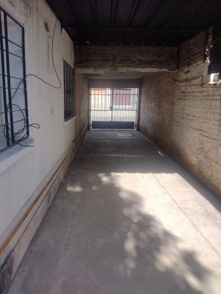 SE VENDE CASA CON DEPARTAMENTO, BARRIO "ALTO ALBERDI " NUEVO PRECIO" 