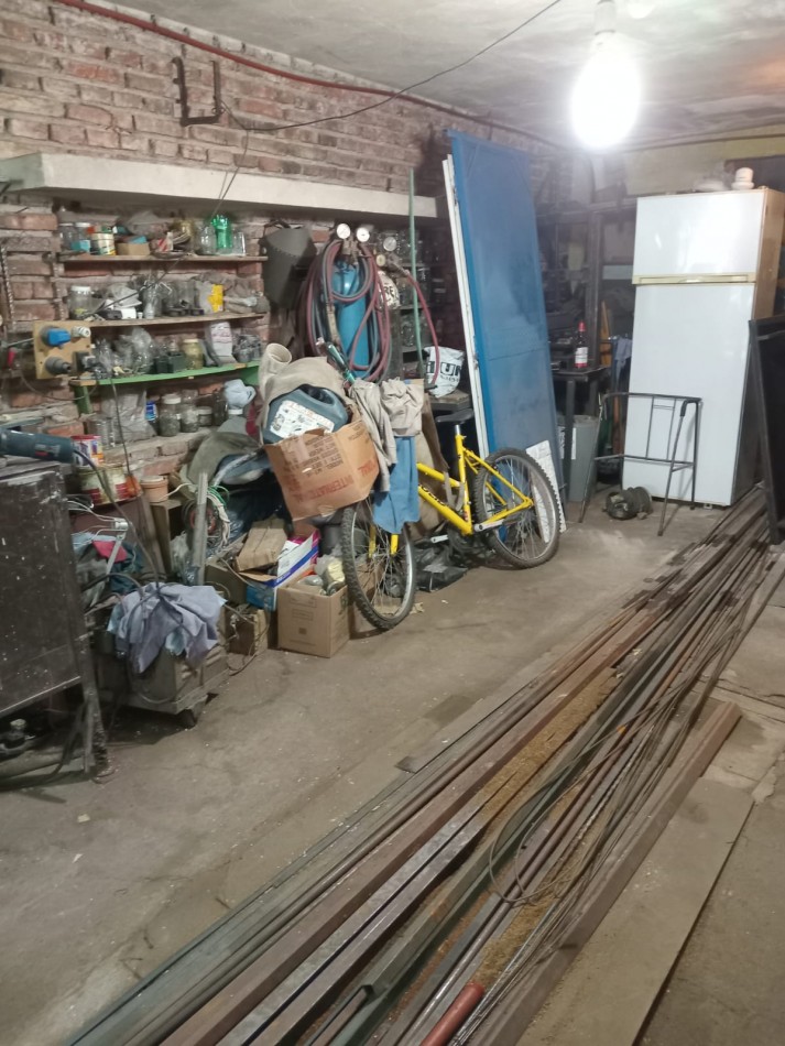BARRIO ROSEDAL, SE VENDE CASA DE DOS PISOS A METROS DE RUTA 20