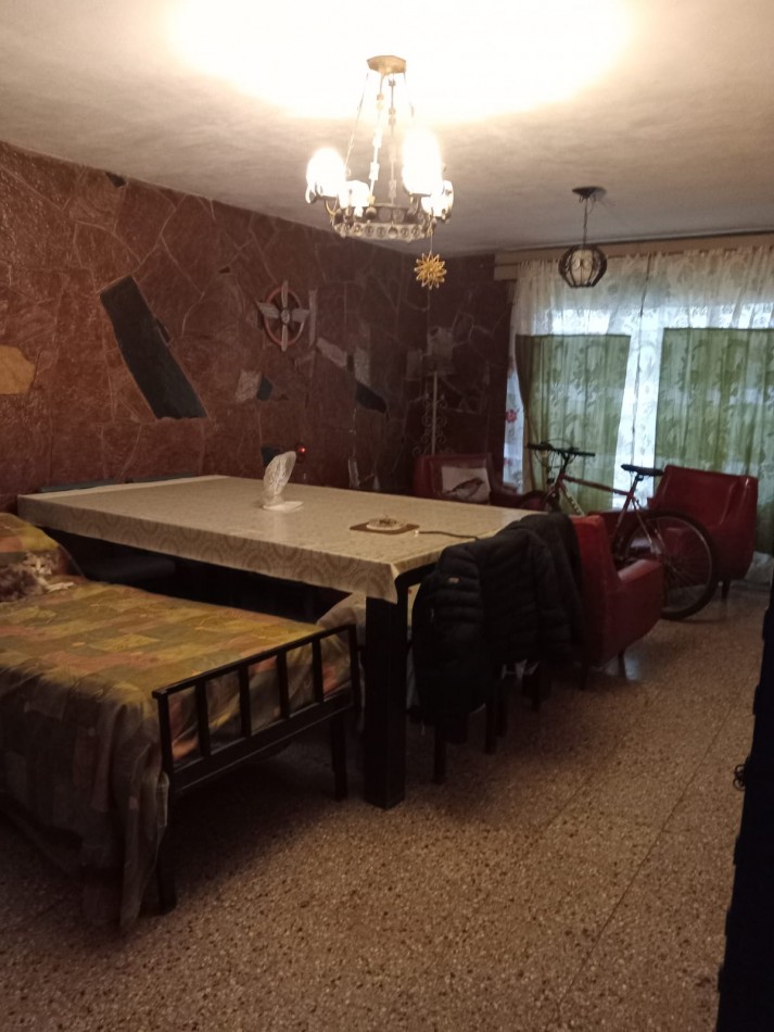 BARRIO ROSEDAL, SE VENDE CASA DE DOS PISOS A METROS DE RUTA 20