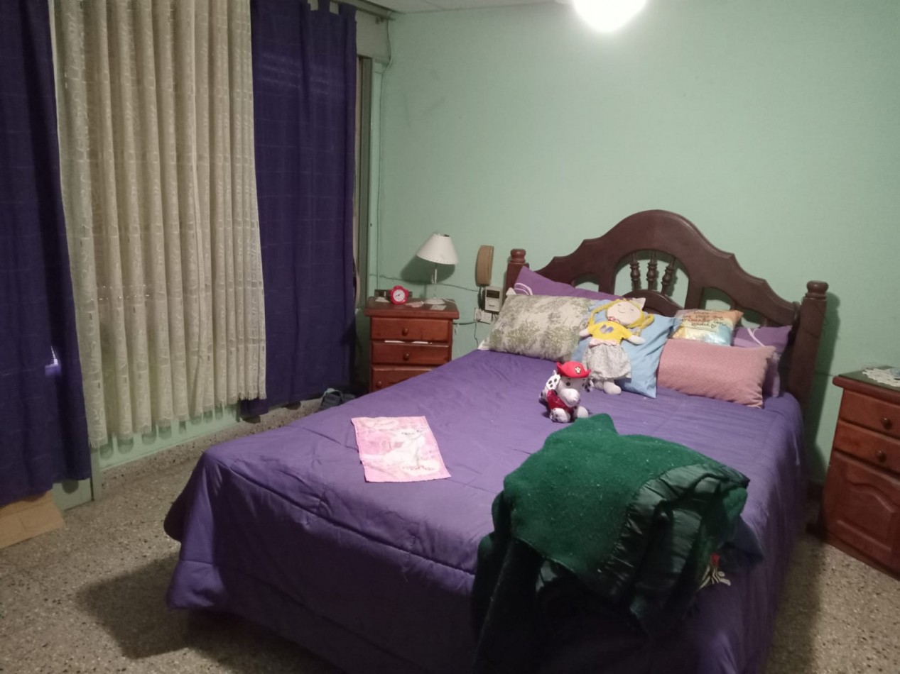 BARRIO ROSEDAL, SE VENDE CASA DE DOS PISOS A METROS DE RUTA 20
