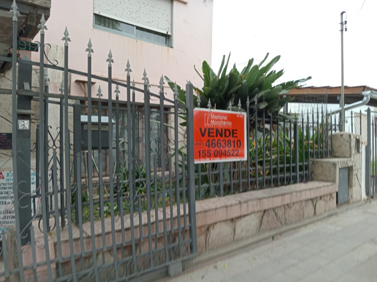 BARRIO ROSEDAL, SE VENDE CASA DE DOS PISOS A METROS DE RUTA 20