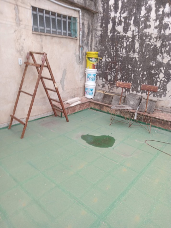 BARRIO ROSEDAL, SE VENDE CASA DE DOS PISOS A METROS DE RUTA 20