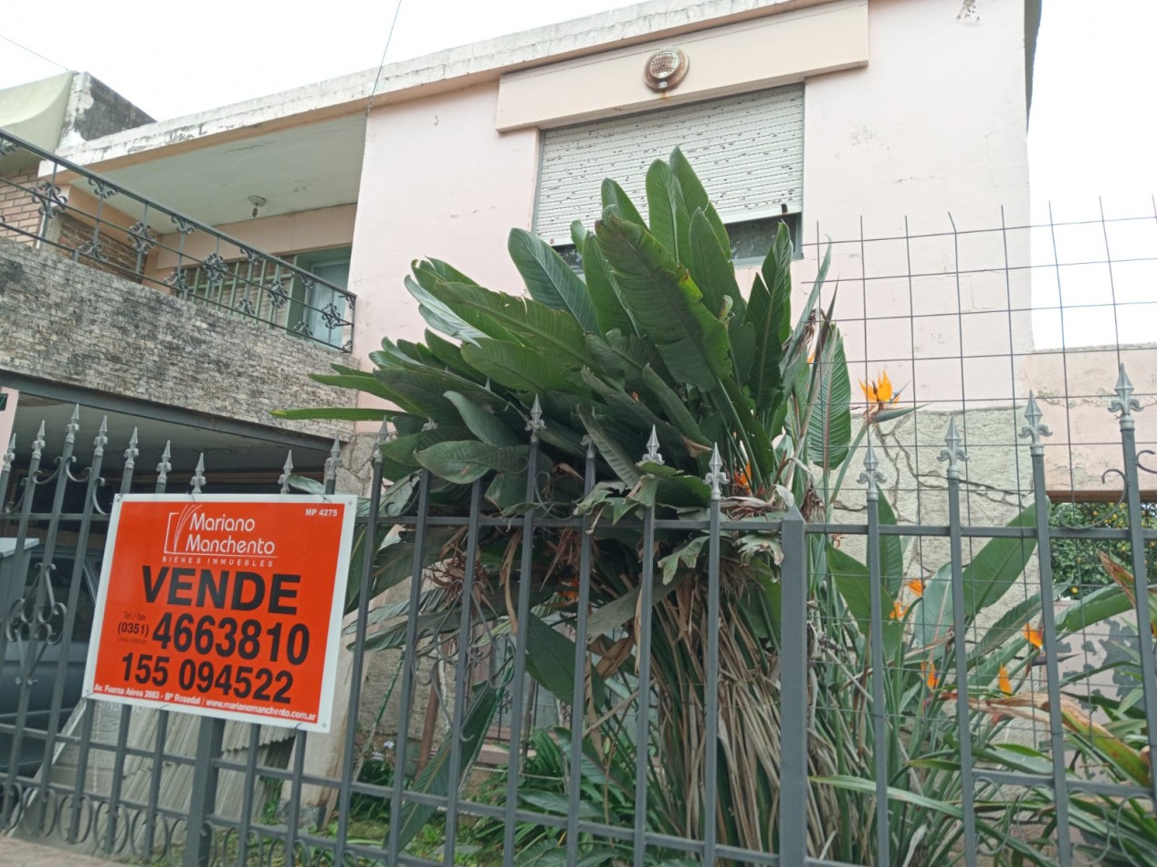 BARRIO ROSEDAL, SE VENDE CASA DE DOS PISOS A METROS DE RUTA 20