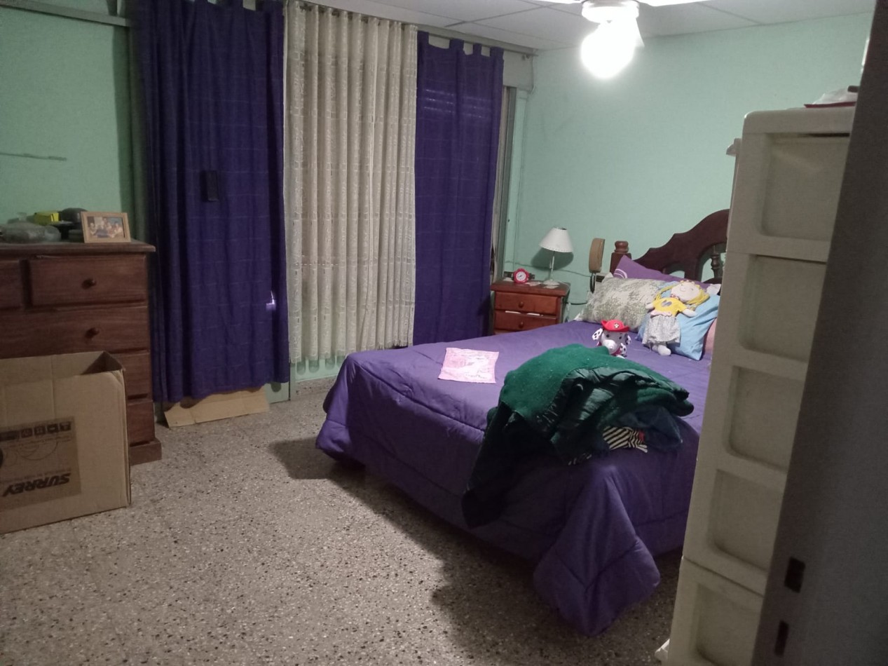BARRIO ROSEDAL, SE VENDE CASA DE DOS PISOS A METROS DE RUTA 20