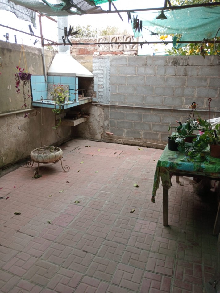BARRIO ROSEDAL, SE VENDE CASA DE DOS PISOS A METROS DE RUTA 20