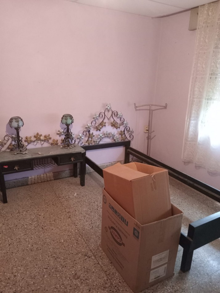 BARRIO ROSEDAL, SE VENDE CASA DE DOS PISOS A METROS DE RUTA 20
