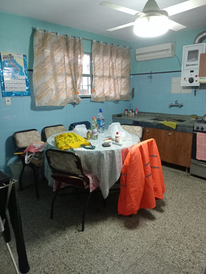 BARRIO ROSEDAL, SE VENDE CASA DE DOS PISOS A METROS DE RUTA 20