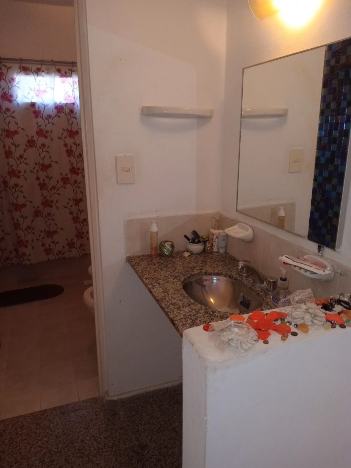 Tu Espacio Perfecto: Casa de Dos Dormitorios en Venta en Barrio Los Platanos de Horizonte