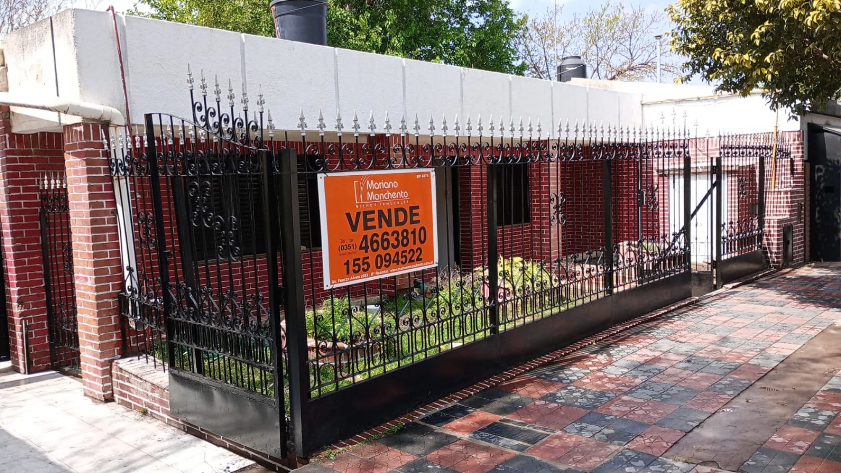 BARRIO SAN ROQUE, SE VENDE CASA CON DEPARTAMENTO, SOBRE CALLE PRINCIPAL DEL BARRIO