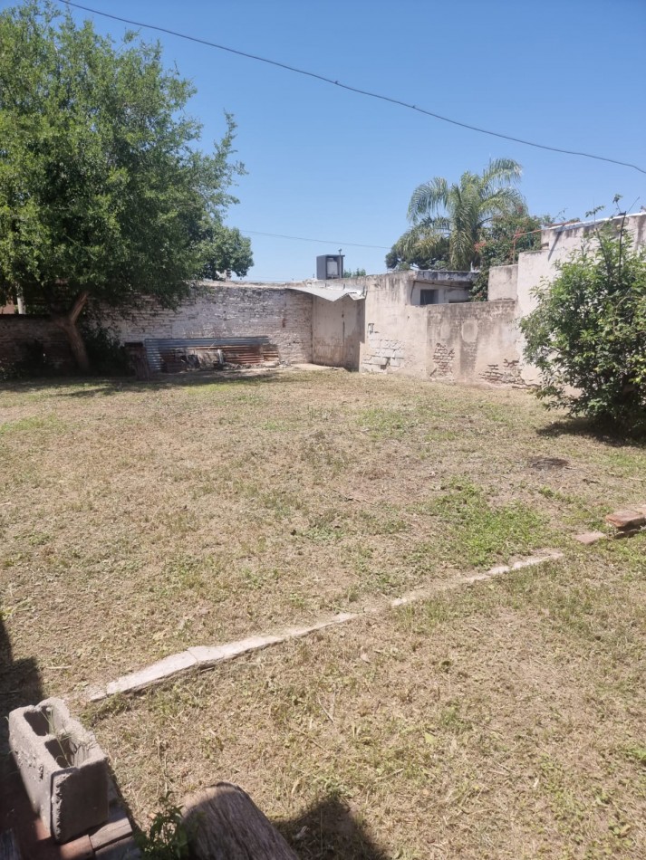 Se Vende Casa para Reciclar en Barrio Los Naranjos, OPORTUNIDAD PARA INVERSION!! " SEÑADA" 